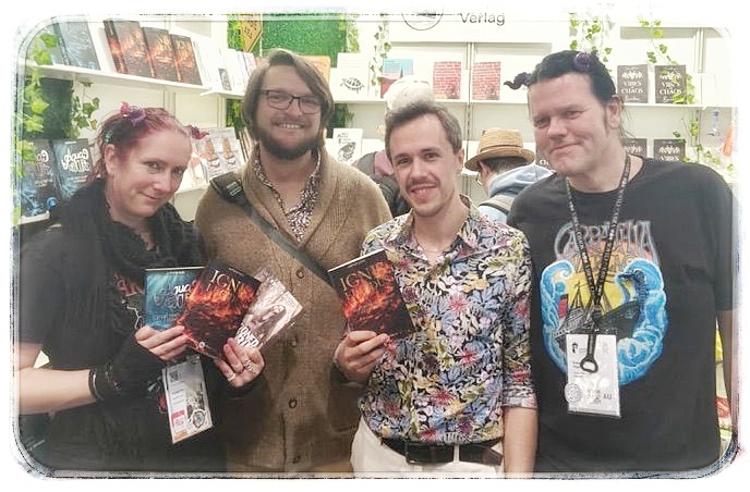 Herausgeber mit Illustrator und Autor